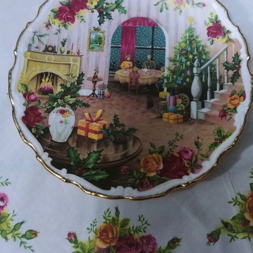 Royal Albert Christmas Collection plate set 6 pieces new bone china