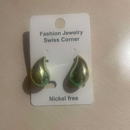 Metal stud earrings drop shape gold color new