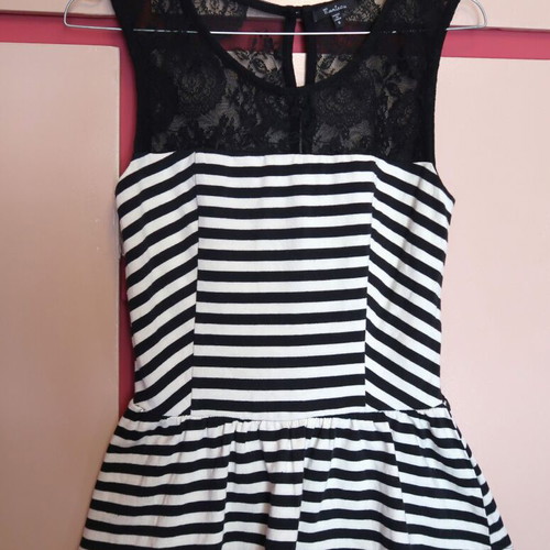 Peplum top striped white-black Small like new