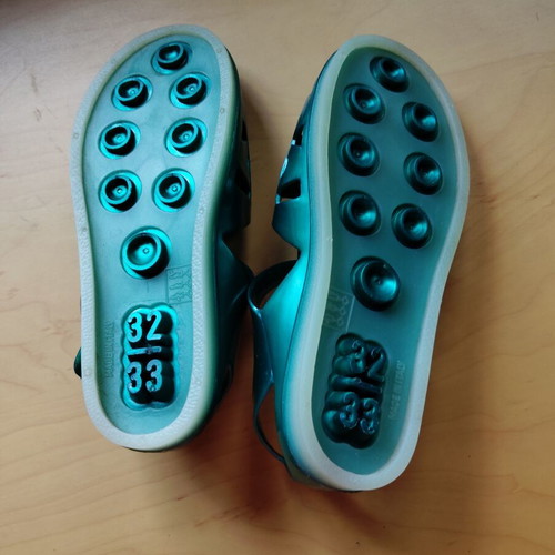 Green silicone sandals size 32/33 like new