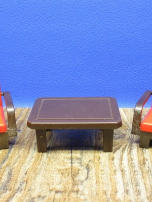 Playmobil furniture set like new with two armchairs and table