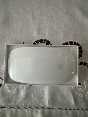 Apple Magic Mouse 2 like new