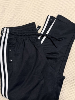 adidas μακριά unisex φόρμα με ρίγες σε μαύρο και άσπρο, μέγεθος M