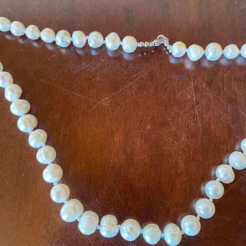 Pearl single strand necklace like new