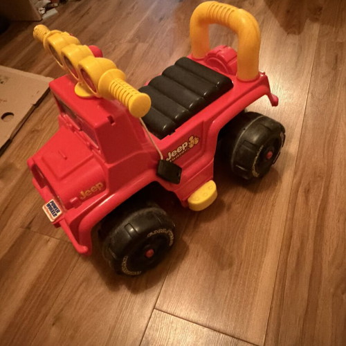 Vintage Jeep Fisher-Price Power Wheels ride-on toy 1999