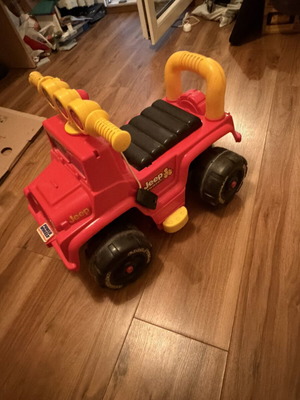 Vintage Jeep Fisher-Price Power Wheels ride-on toy 1999