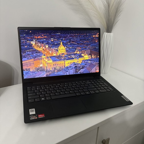 Lenovo V15G4AMN Laptop 15.6" Full HD Ryzen 3 7320U 8GB RAM 512GB SSD Windows 11 Office 2024