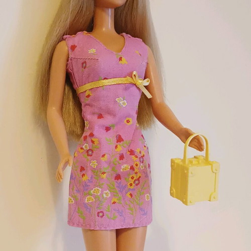 Barbie Pretty Flowers 1999 collectible in excellent condition