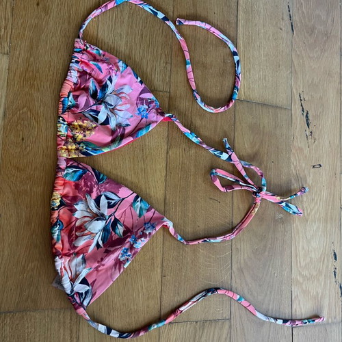 Swimwear tops pack of 5 M/L size like new