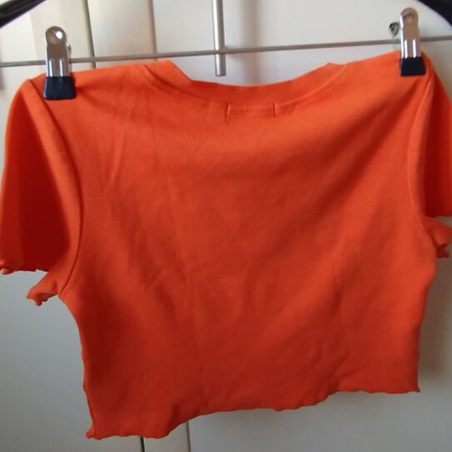 Orange crop top t-shirt size XS like new