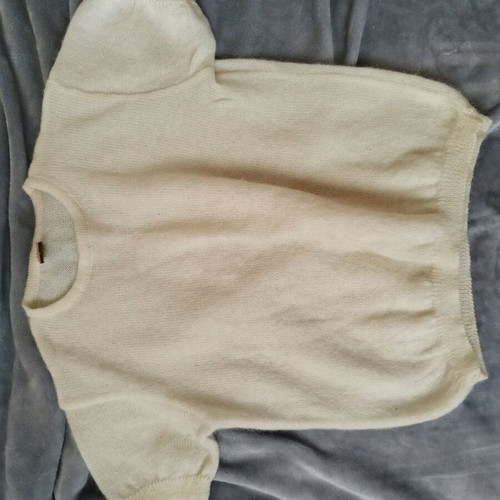 White-cream pullover size L like new