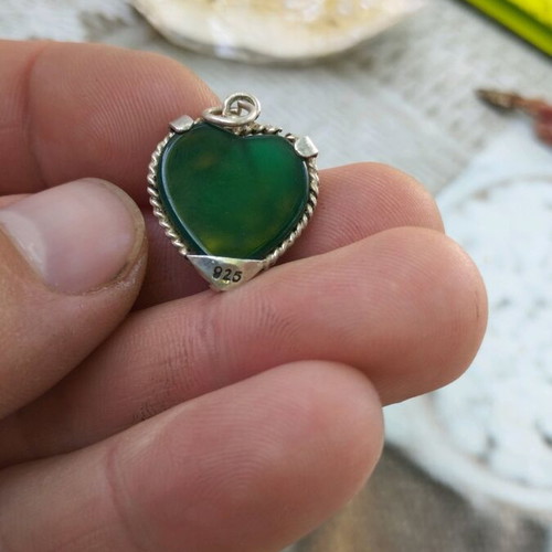 Silver pendant with natural green onyx like new