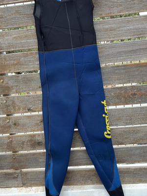 Mares 5mm women's two-piece wetsuit used XS
