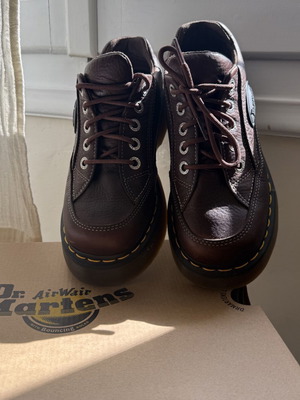 Dr. Martens Buzz brown leather boots UK 4