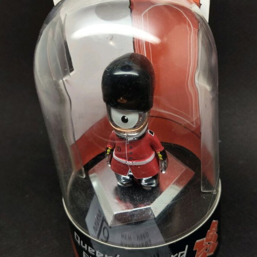 Wenlock Queen´s Guard Figurine like new, collectible London 2012 Olympic Mascot