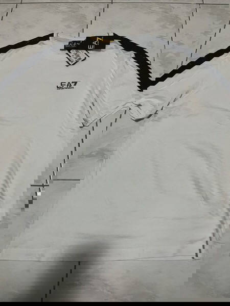 EA7 t-shirt