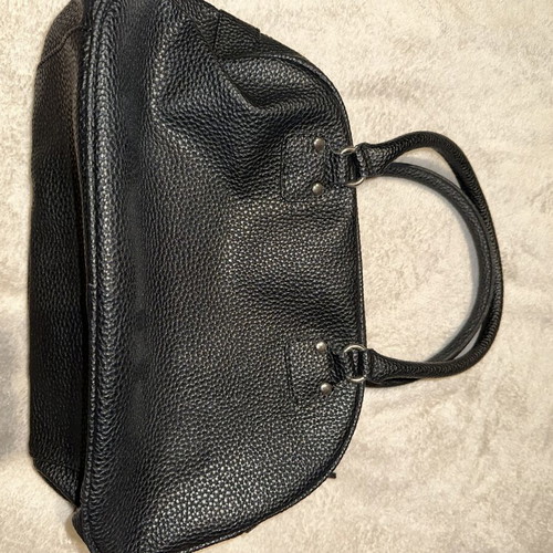 Kem black shoulder and handbag used with embossed texture