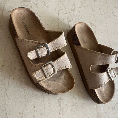 Jomix Flatforms beige size 40 like new