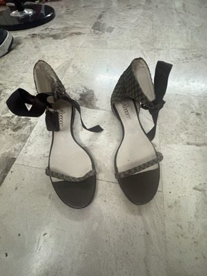 Women's low sandals like new, size 39, gray