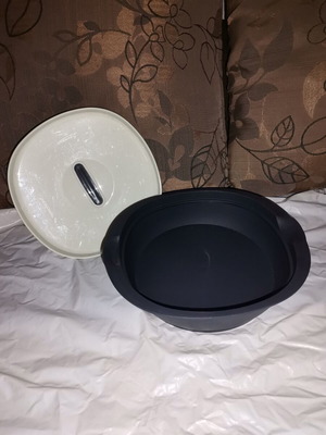 Tupperware container 1 liter new
