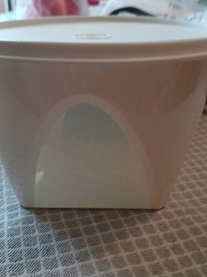 Tupperware 1.5 liter new