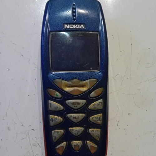 Nokia 3510i mobile phone used for spare parts