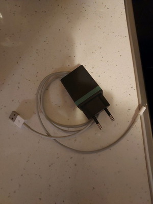 Φορτιστής iPhone μεταχειρισμένος