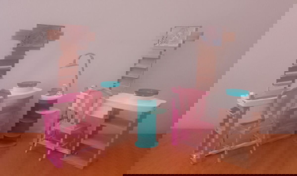 BARBIE FURNITURE (PARTS)