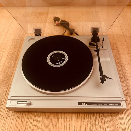NEC sound system amplifier and turntable like new