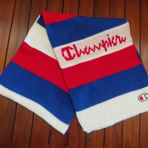 Champion USA scarf like new, collectible