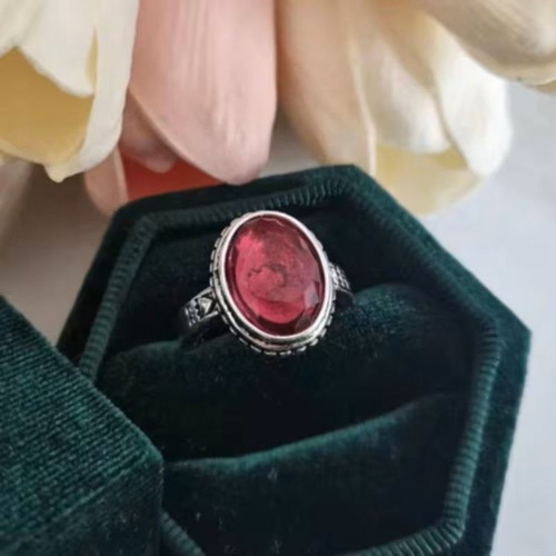 Retro ring with red stone and silver plating, size 57