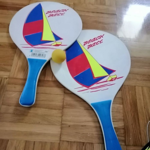 Beach rackets used, pack of 4 with ball and cases
