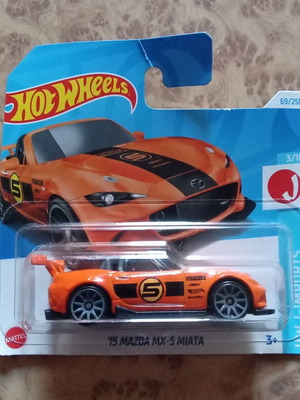 HotWheels '15 Mazda MX-5 Miata new, sealed