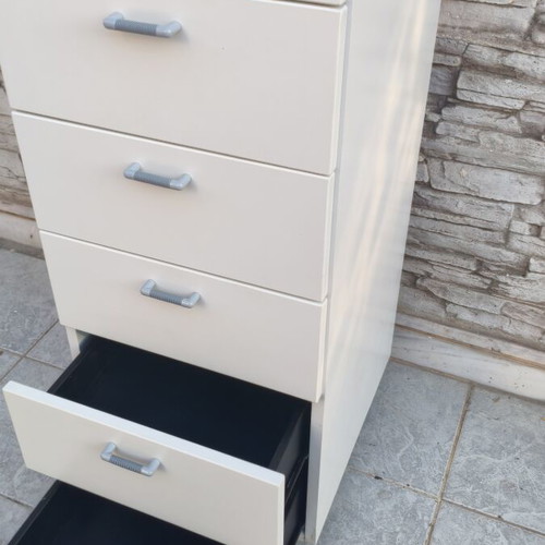 Italian office drawer unit like new, 6 drawers with metal runners