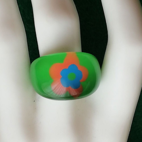 Blown glass sun ring in green color new