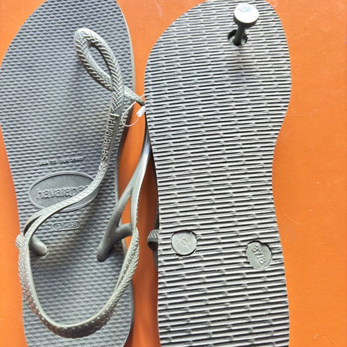 Havaianas flip-flops new, size 38.5, olive color