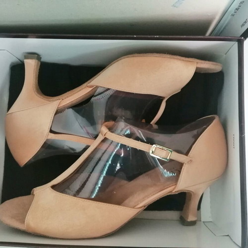 Bloch Latin dance shoes unused size 39.5 pink satin and leather