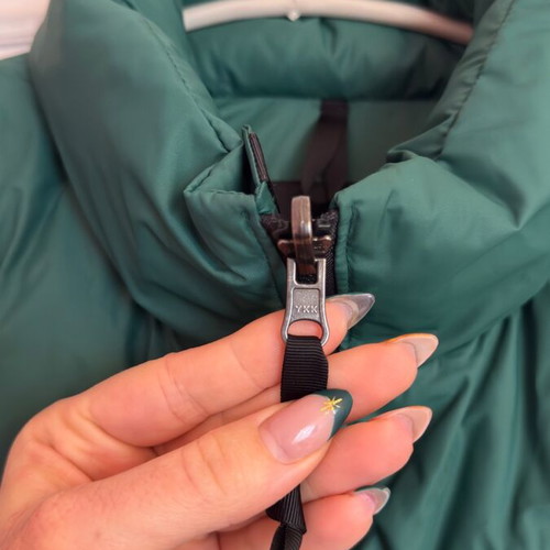 The North Face Nuptse 700 Women's Jacket L Emerald new with tag
