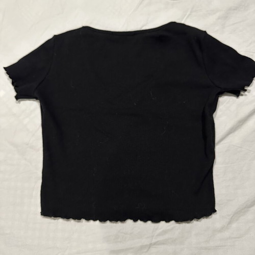 Pull&Bear black ribbed crop top with V-neck and lettuce trim