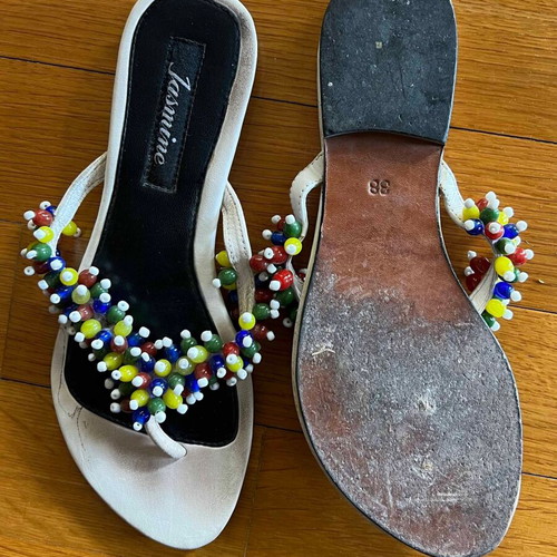 Sandals flat with colorful pearls used, leather, size 38