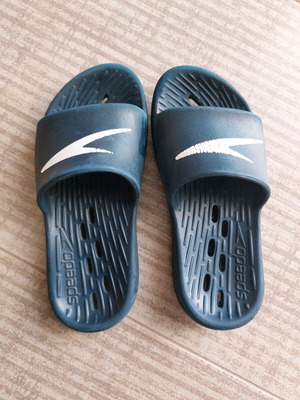 Speedo slippers used, size 29, blue