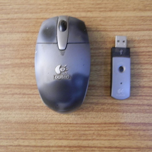 Mouse Cordless Logitech gray used, wireless with USB dongle