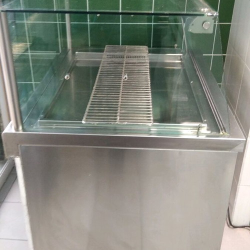 Heated air display case used, height 1.33 m, width 1.07 m, depth 0.84 m