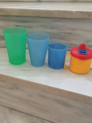 Plastic cups set of 4 new