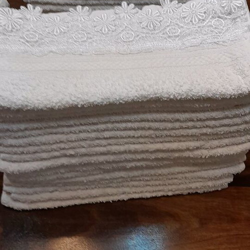 White towels like new, pack of 78 pieces