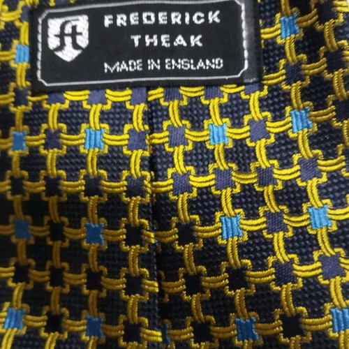 Frederick Theak silk tie like new, geometric pattern