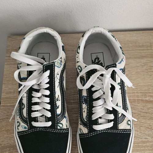Vans γυναικεία παπούτσια νούμερο 40 σαν καινούργια, μαύρο και άσπρο