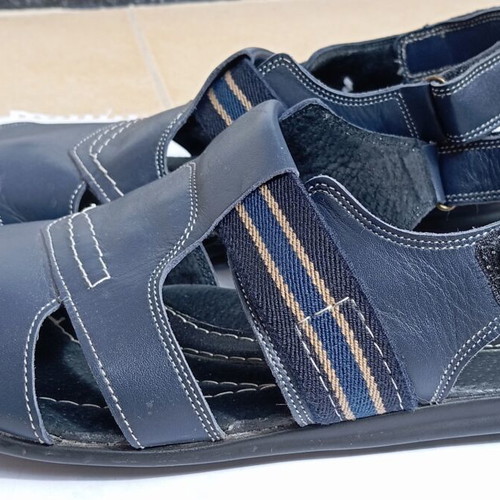 Shooz men's sandals size 41, like new, dark blue leather