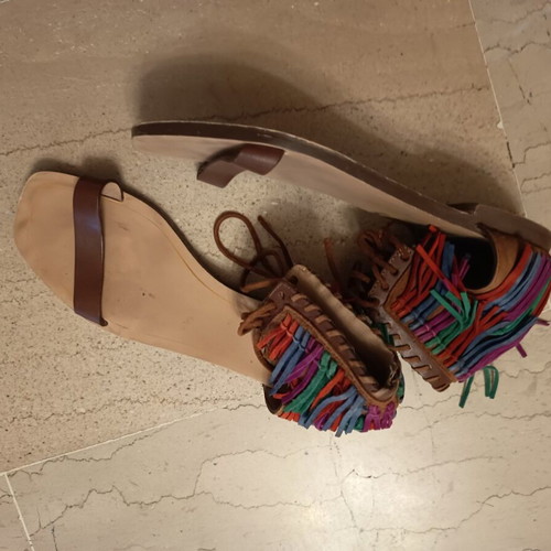 Zara leather sandals size 39 like new