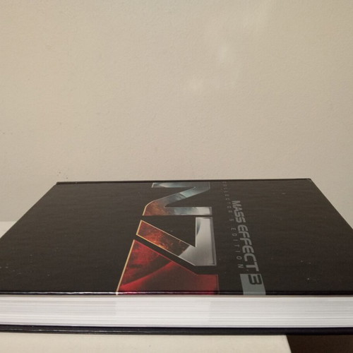 Mass Effect 3 Collectors Edition Strategy Guide like new